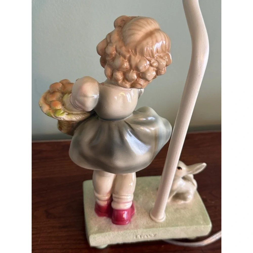 Vtg APPLE BASKET GIRL &‎ RABBIT Table Lamp ENAMELED METAL Italy W Labels